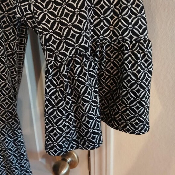 MICHAEL Michael Kors 3/4 bell sleeve geometric scoop neck blouse Sz L - Picture 2 of 5